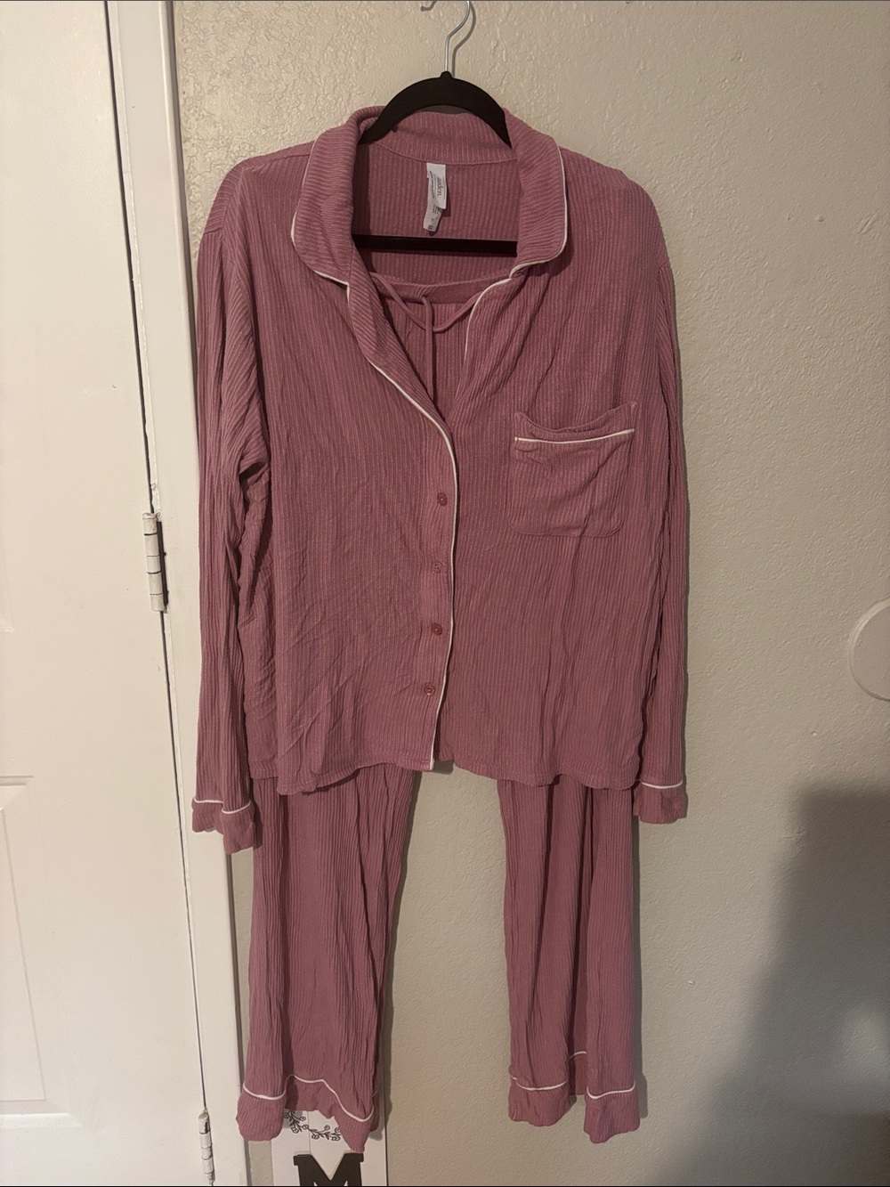 Auden Mauve Ribbed Long-Sleeve Pajama Set with White Piping